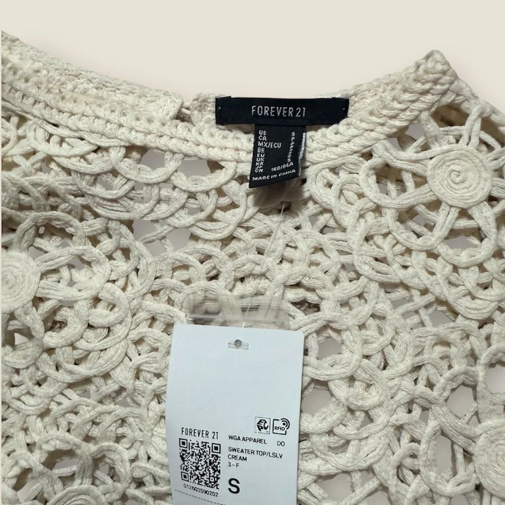 Forever 21 Cream Crochet Lace Cropped Top - Picture 3 of 3